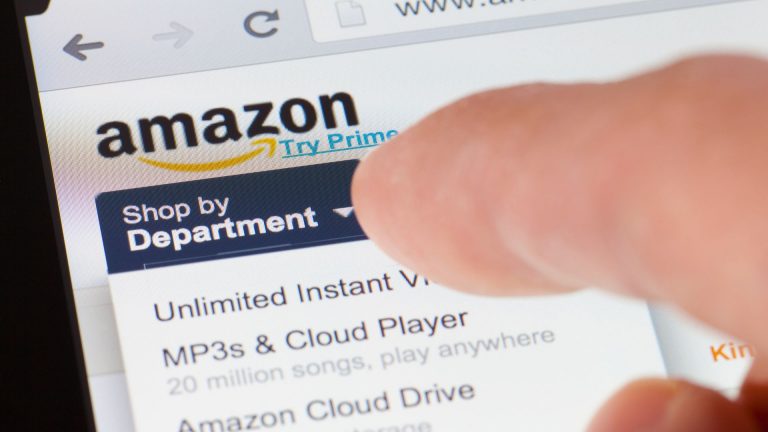How Do Amazon Lovers Track Prices On Amazon?